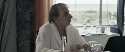 - Naked?
- On the beach in Cabourg, - Thalasso