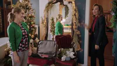 - [nana] I never would have
guessed phil's christmas present - Christmas Forgiveness