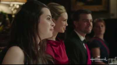 - Não.
- Eu não fiz as regras. - Royally Ever After