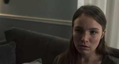 - [Naomi] How many days does
it take to open your eyes? - Parallax
