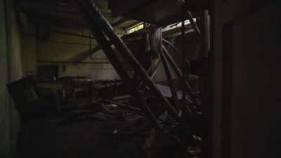 [narrator]
160-mile-per-hour winds
swept through the island. - Mysteries of the Abandoned