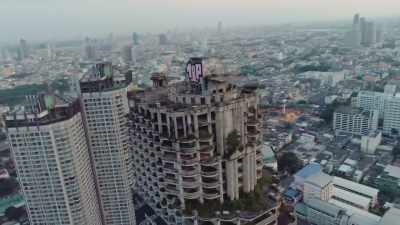 [narrator]
A skyscraper embroiled - Mysteries of the Abandoned