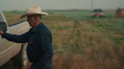 Narrator:
ACROSS STATE LINES IN WYOMING, - Dino Hunters