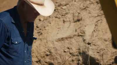 Narrator: AFTER MIKE,
AARON, AND JAKE FOUND - Dino Hunters