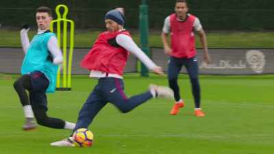 [narrator]
Along with new transfer Bernardo Silva, - All or Nothing: Manchester City