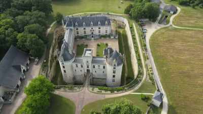 [narrator] And a fantastical
old castle built on
a deception. - Mysteries of the Abandoned