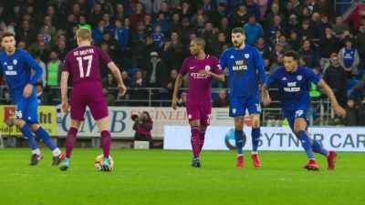 [narrator] And De Bruyne,
Kyle Walker, Nicolás Otamendi, - All or Nothing: Manchester City