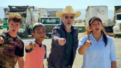 Narrator:
AND JUST AS IMPORTANT, - Mythbusters Jr.