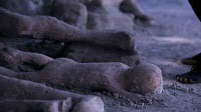 Narrator: Apparently a similar
size to the other children, - Pompeii: Secrets of the Dead