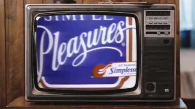 - [Narrator] As new
simple pleasures is made - Fat Fiction