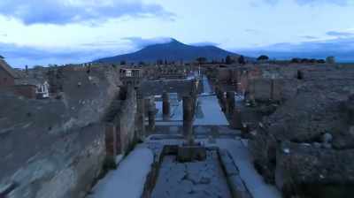  Narrator: As the roman
 empire reaches its height, - Pompeii: Secrets of the Dead