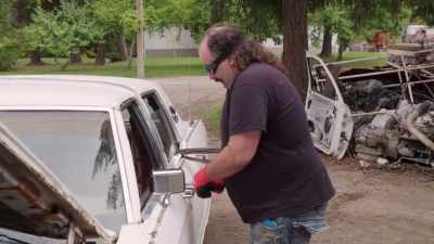[narrator] Avery and Shafin get started
by stripping everything - Rust Valley Restorers