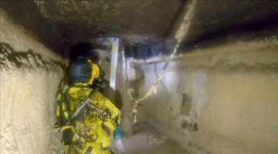 [narrator]
Back in Mystic, Connecticut, - Sewer Divers