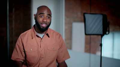 [narrator] Barry Moore
was born and raised
in Memphis. - Engineering Catastrophes