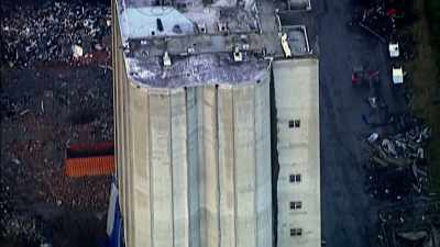 [narrator] But this building
wasn't going down
without a fight. - Engineering Catastrophes