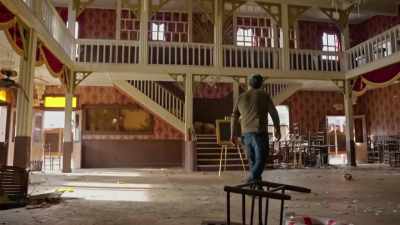 [narrator] But what the guests
really came for - Mysteries of the Abandoned