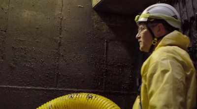 [narrator] City sewer
maintenance workers - Sewer Divers