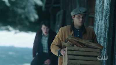 - NARRATOR: Daddy had convinced
Jason he should learn a trade, - The Waltons' Homecoming