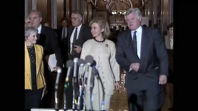 [narrator] Drawing on her
experience in Arkansas, - First Ladies
