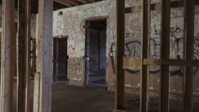 [narrator] Erika Brice
is restoring - Mysteries of the Abandoned