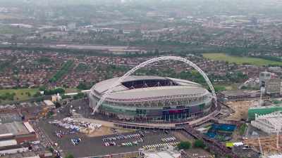 [narrator] Every year,
the Carabao Cup final takes place - All or Nothing: Manchester City