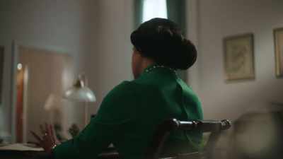 [narrator] Finally,
Lady Bird decides to act alone. - First Ladies