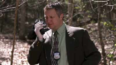 Narrator: FOR DETECTIVE SNEED,
IT'S A BAFFLING SITUATION. - Bloodlands