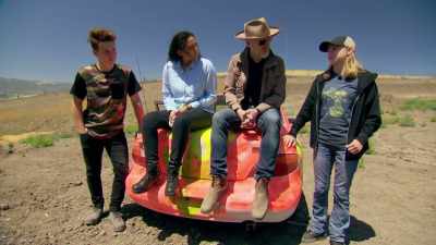 Narrator:
FOR FULL-SCALE TESTING, - Mythbusters Jr.