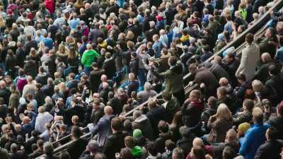 [narrator] For the second straight game, - All or Nothing: Manchester City