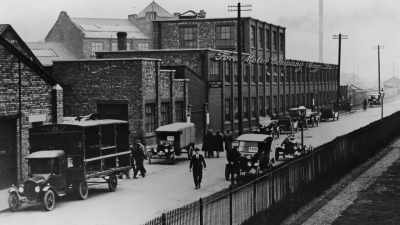 - [Narrator] Ford Motor
Company nets over $8 million - The Cars That Made America