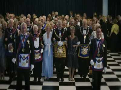 [narrator] From the regalia… - Inside the Freemasons