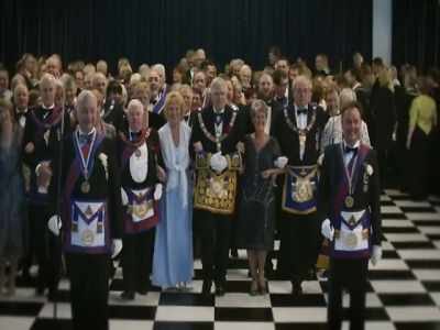 [narrator] From the regalia… - Inside the Freemasons