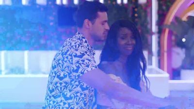 NARRATOR: Good luck, Love islanders. - Love Island