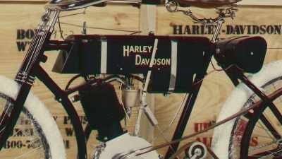 ‐ [Narrator] Harley and
the Davidson brothers - The Machines That Built America