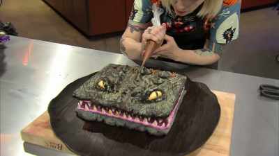 [narrator] ...have brought
together the best cookie makers - Halloween Cookie Challenge
