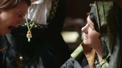 - [Narrator] Heartbroken
and grieving, - The Game of Crowns: The Tudors