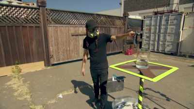 Narrator: HELPING TO RIG THIS
DELICATELY DEADLY DEVICE - Mythbusters Jr.