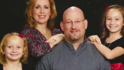 NARRATOR: Her husband, Mark,
and two daughters, - Killer Cases