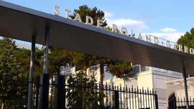 - [Narrator] His
attempt at number 14 - Roger Federer: A Champions Journey