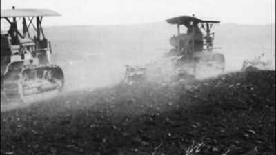 ‐ [Narrator] Holt
quickly sells a hundred - The Machines That Built America