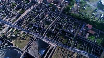 Narrator: In pompeii, everyone
who stayed behind would perish. - Pompeii: Secrets of the Dead