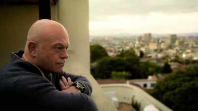 NARRATOR: In response,
the Colombian government - Ross Kemp: Mafia and Britain