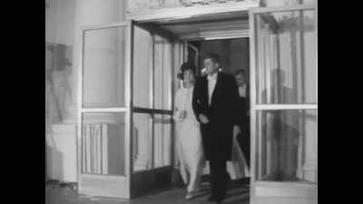 [narrator]
Jackie rejoins her husband - First Ladies