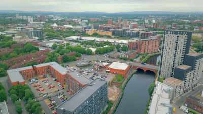 [narrator] Manchester,
in northern England, - Engineering Catastrophes