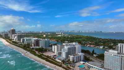 [narrator]  Miami Beach,
 Florida. - Engineering Catastrophes