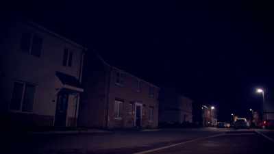[narrator] Natalie's mum, Margaret,
is growing increasingly concerned. - When Missing Turns to Murder
