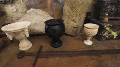 Narrator: NOW,
CARL AND HAMILTON'S CHALLENGE - Lost Relics of the Knights Templar