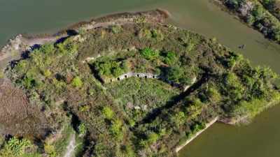 [narrator] Originally built
to protect New Orleans
from foreign invaders, - Mysteries of the Abandoned