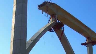 [narrator] Over time,
cyclic loading
or repeated stressors - Engineering Catastrophes