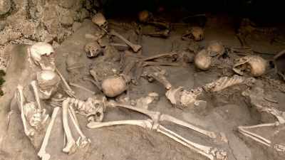 NARRATOR: People at Herculaneum were
not found contorted and twisted, - Lost Treasures of Rome